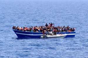 الهجرة غير الشرعية إلى إيطاليا