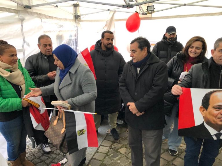 بعد شكوى مرشح رئاسي.. يد القانون لا تطال المصريين خارقي الصمت الانتخابي بالخارج