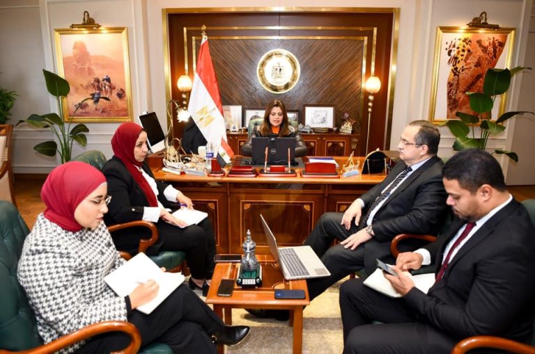الدفع بالدولار.. شركة تأمين فرنسية تقدم خدماتها في مصر لنقل جثامين المغتربين في أوروبا