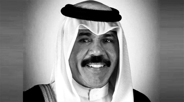 شاركوا في العزاء ووصفوه بـ”الأمير الإنسان”.. هكذا استقبل المصريون بالكويت خبر وفاة الشيخ نواف الأحمد