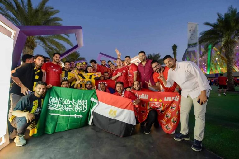 بهتاف «الطعمية» وأنغام «سطلانة».. احتفالات الجالية المصرية في السعودية بفوز الأهلي على اتحاد جدة