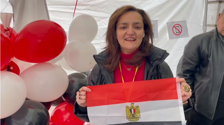 «درجة الحرارة -6».. مخيمات أمام لجان الانتخابات في فرنسا لحماية الناخبين من الطقس السيئ