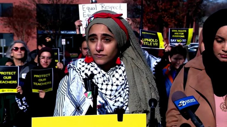 عنصرية العم سام.. إحالة معلمة أمريكية ذات أصول مصرية إلى التحقيق لدعمها فلسطين