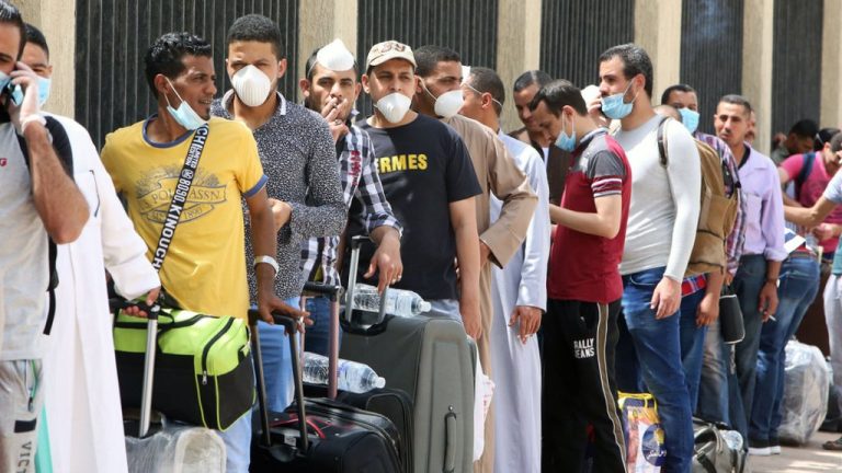 إبعاد 42 ألف وافد مخالف من الكويت خلال 2023.. والمصريون في المرتبة الرابعة
