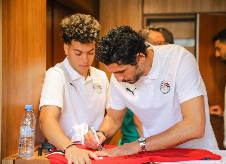 سفير مصر فى كوت ديفوار: 3 آلاف مقيم في أبيدجان يدعمون المنتخب.. وحالة الملاعب جيدة