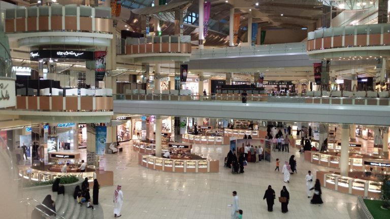 «الليل» و «العزيزية» على رأسها.. تعرف على أشهر وأرخص الأسواق الشعبية في مكة