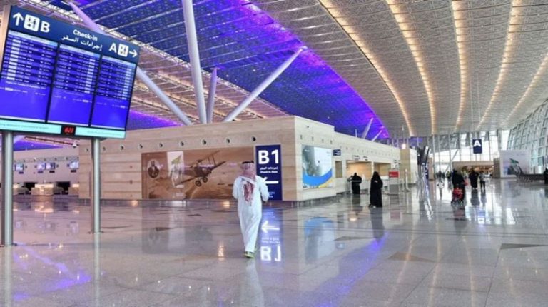بينها قاروصة السجائر.. 6 مقتنيات يجب الإفصاح عنها في مطار الملك عبد العزيز بالسعودية