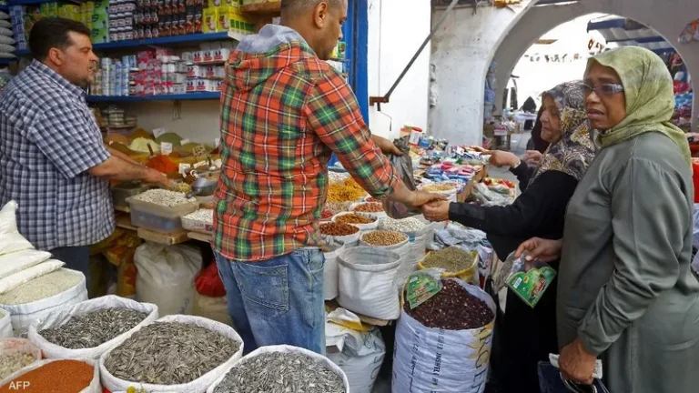أزمة الخبز تهدد 350 ألف مصري في ليبيا.. وحكومة الدبيبة تسعى للسيطرة على أسعار السلع قبل رمضان