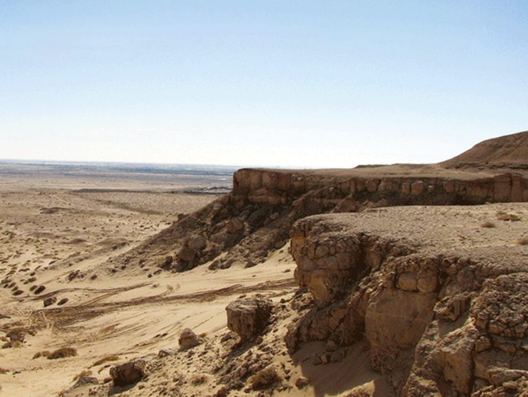 في أقل من 24 ساعة.. وفاة اثنين مصريين سقطا من علو المطلاع في الكويت