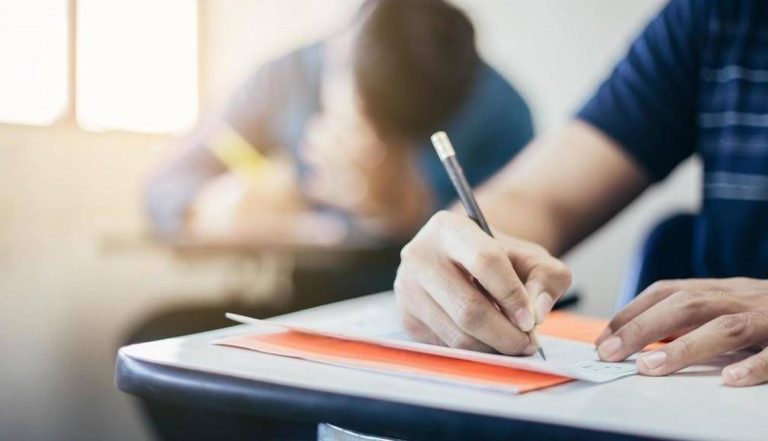 «التعليم» تعلن مواعيد وتعليمات لامتحانات المصريين بالخارج للترم الثانى