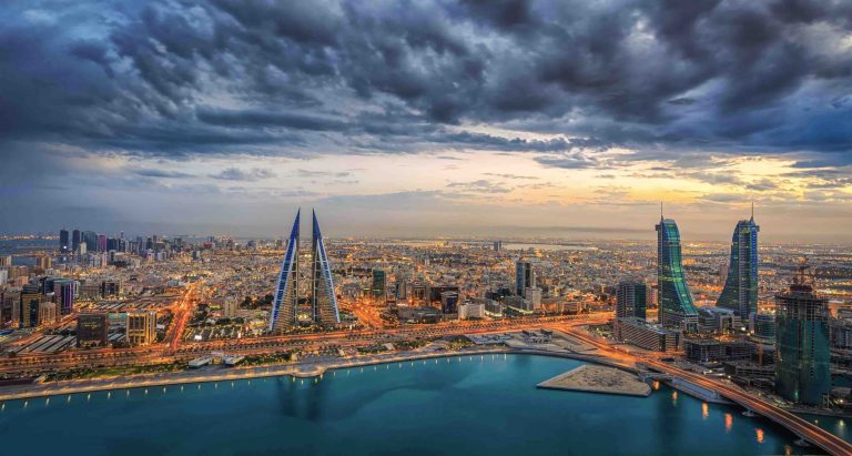 براتب مرتفع وحوافز.. فرصة عمل لمتحدثي العربية في البحرين