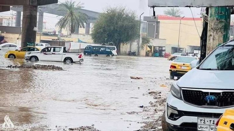 المياه غمرت المنازل.. «عاصفة مطرية» قوية تضرب العراق