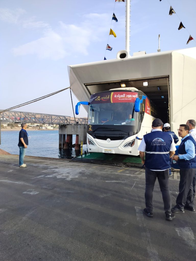 بالصور: انطلاق أولى رحلات الحج السياحي البري.. وترتيبات خاصة لاستقبال الحجاج بمواني الأردن والسعودية