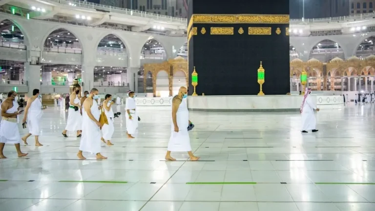السعودية.. «الحج والعمرة» تبدأ في إصدار تأشيرات المعتمرين اليوم