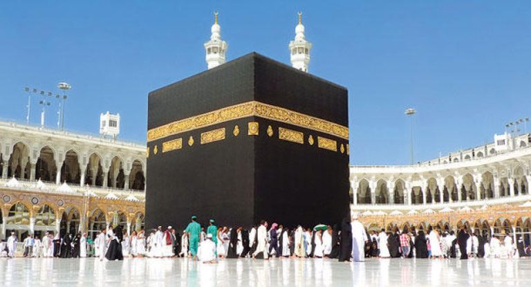 عمره 4 سنوات.. وفاة أصغر حاج مصري في الحرم المكي بعد نشر صورته بملابس الإحرام