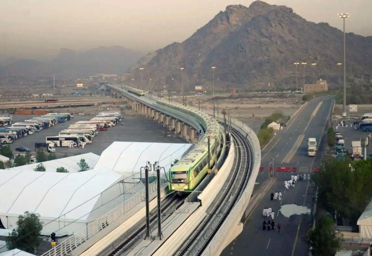 السعودية.. انطلاق أولى رحلات قطار المشاعر المقدسة لخدمة الحجاج