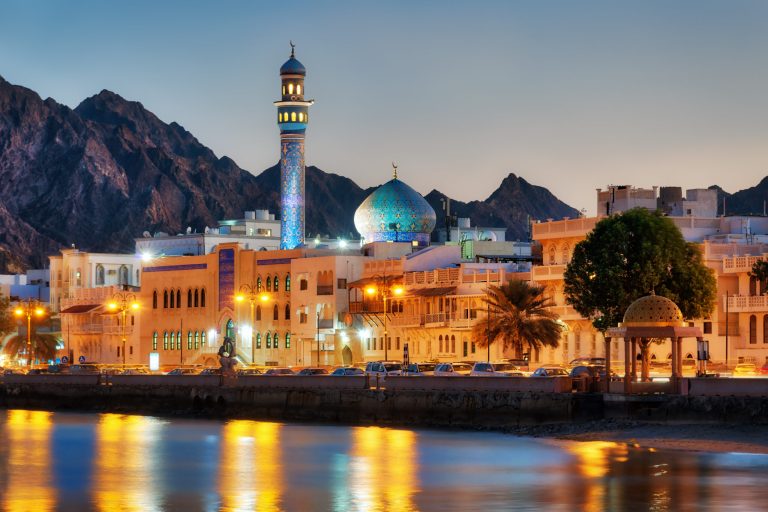 فرصة للمصريين.. وظائف شاغرة في عمان برواتب مجزية ومزايا إليك الشروط ورابط التقديم