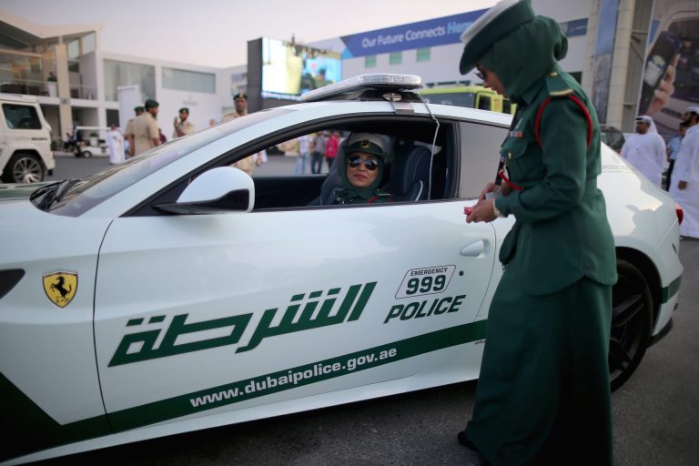 دبي تفاجئ سائقي السيارات بخدمة جديدة حتى هذا الموعد.. تعرّف عليها
