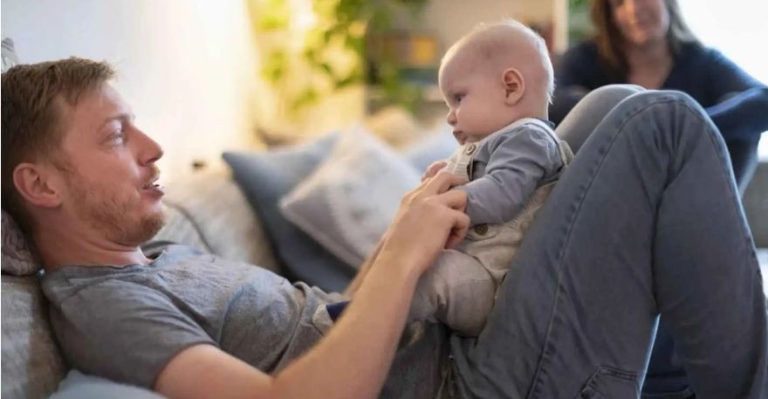 عمان تفاجئ موظفيها بـ«إجازة الأبوة».. وتحدد 10 حالات للحصول على إجازة مدفوعة الأجر