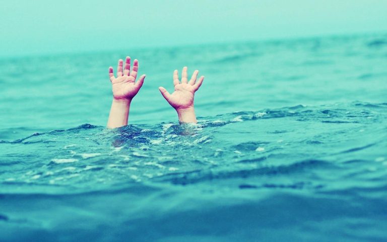 تحذير عاجل من الصحة السعودية.. لا تترك طفلك وحيدًا في المسبح