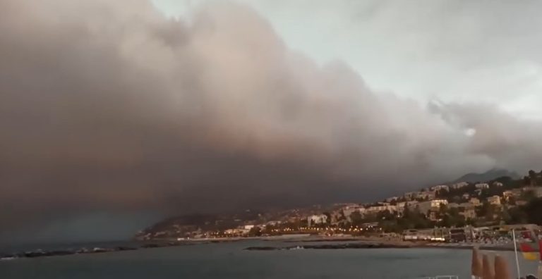 انقطاع الكهرباء وإغلاق المدارس بسبب العواصف جنوب غرب كندا