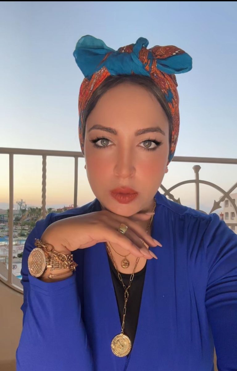 عنف وتنمر.. بلوجر مصرية تكشف تفاصيل صادمة عن معاناة طفلها فى ألمانيا وسبب عودتها لمصر (فيديو)