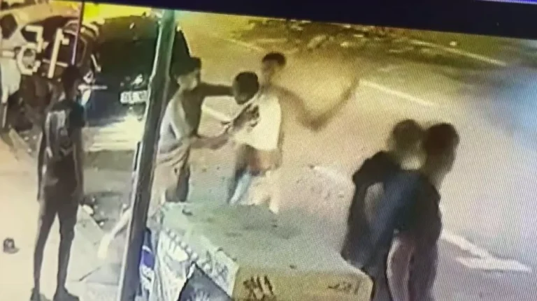 «خناقة بسكين».. إصابة مصري بجروح خطيرة بعد معركة دموية في تركيا «صور»
