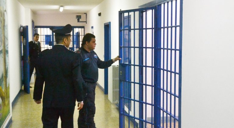 من أجل 650 يورو.. حبس مصري سحل مسنة لسرقة حقيبتها في إيطاليا