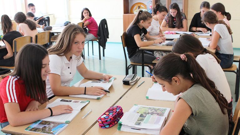 منح دراسية ممولة بالكامل في بريطانيا.. خطوات التقديم للطلاب العرب
