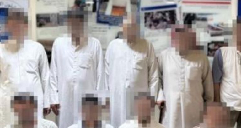 تاجروا في الإقامات.. تفاصيل القبض على مصريين في الكويت