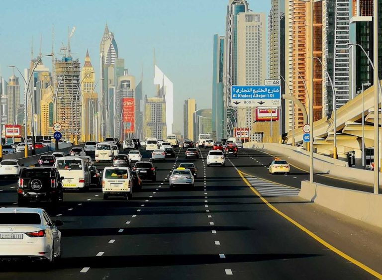 مخالفات المرور في الإمارات.. شرطة عجمان تصدر تنبيهًا مهمًا للمقيمين وتوضح طرق الدفع