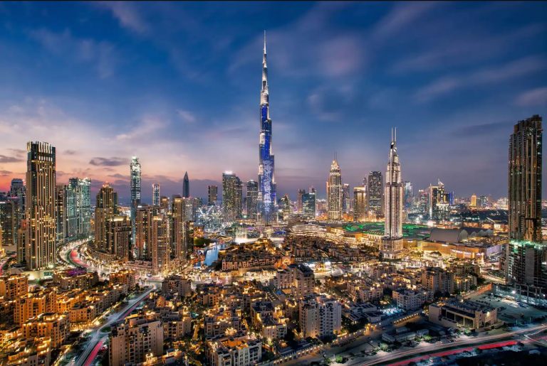 من 500 إلى 100,000 درهم.. مفاجأة في أسعار مطاعم برج خليفة خلال احتفالات رأس السنة
