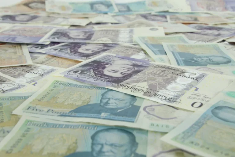 بفئات تبدأ من 50 بنساً.. بريطانيا تعتزم طرح عملات جديدة مطلع العام المقبل