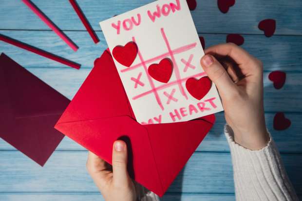 بالعربي والإنجليزي.. أجمل عبارات تهنئة عيد الحب 2025 Valentine's Day وأفضل الأفكار للاحتفال به