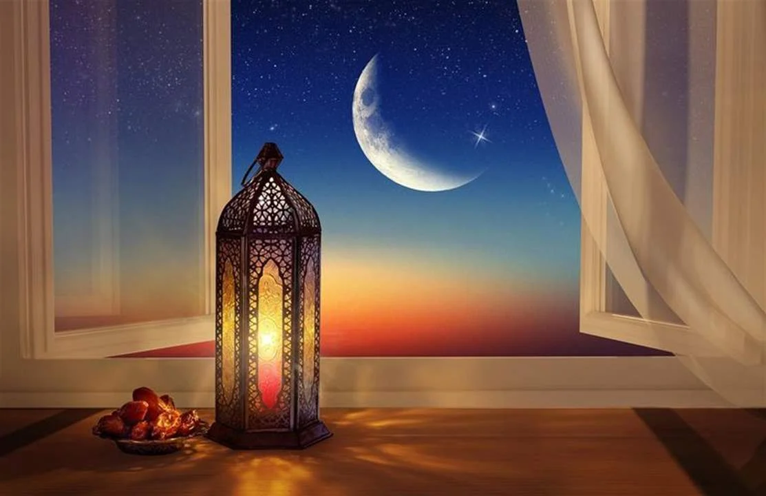 أجمل عبارات تهنئة شهر رمضان 2025 موجهة للأزواج والمخطوبين لزيادة المحبة بين الشريكين