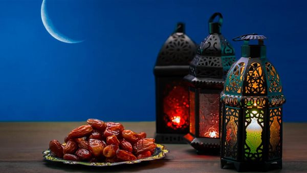 مقدمة إذاعة مدرسية عن شهر رمضان مكتوبة وفقرات هل تعلم وكلمة الصباح وشعر عن الشهر الكريم كاملة