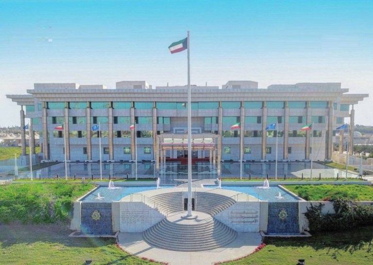 الكويت تُسهل إصدار 18 شهادة إلكترونية للمقيمين عبر تطبيق سهل.. ننشر أبرز الخدمات المشمولة