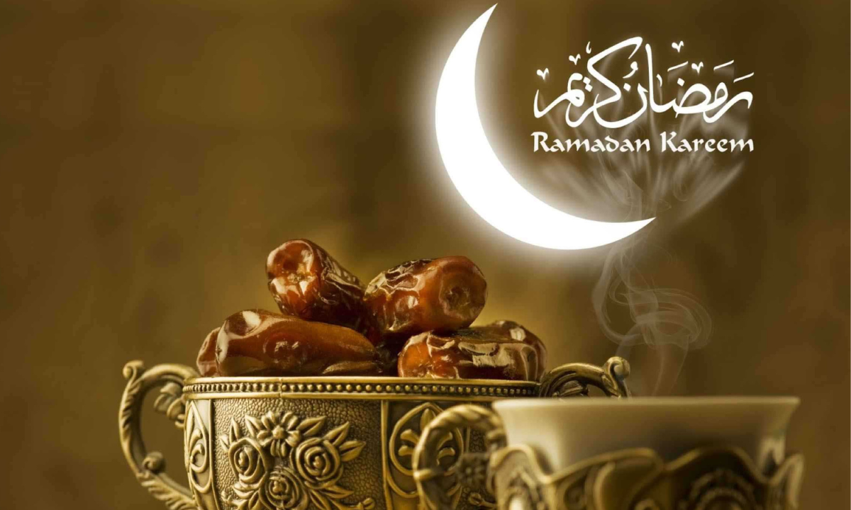 أجمل عبارات تهنئة شهر رمضان 2025 موجهة للأزواج والمخطوبين لزيادة المحبة بين الشريكين