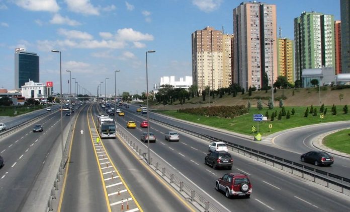 إغلاق طرق رئيسية