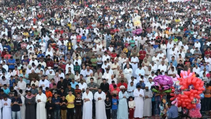 بتوقيت القاهرة.. موعد صلاة عيد الفطر المبارك 2025 في مصر وصيغة تكبيرات العيد الشافعية مكتوبة