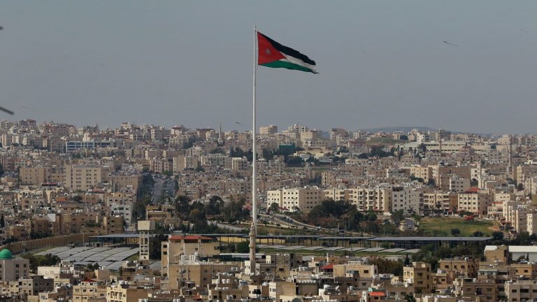 مجلس الوزراء الأردني يقر تعليمات الدوام الرسمي والمرن لعام 2025