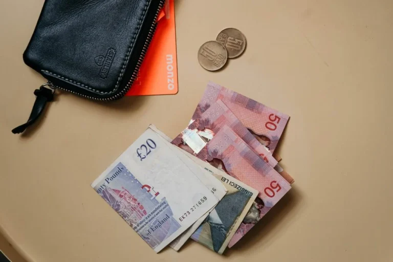 تغييرات جذرية بنظام الرعاية الاجتماعية البريطاني.. حرمان من الدعم وإلغاء بدل دعم التوظيف