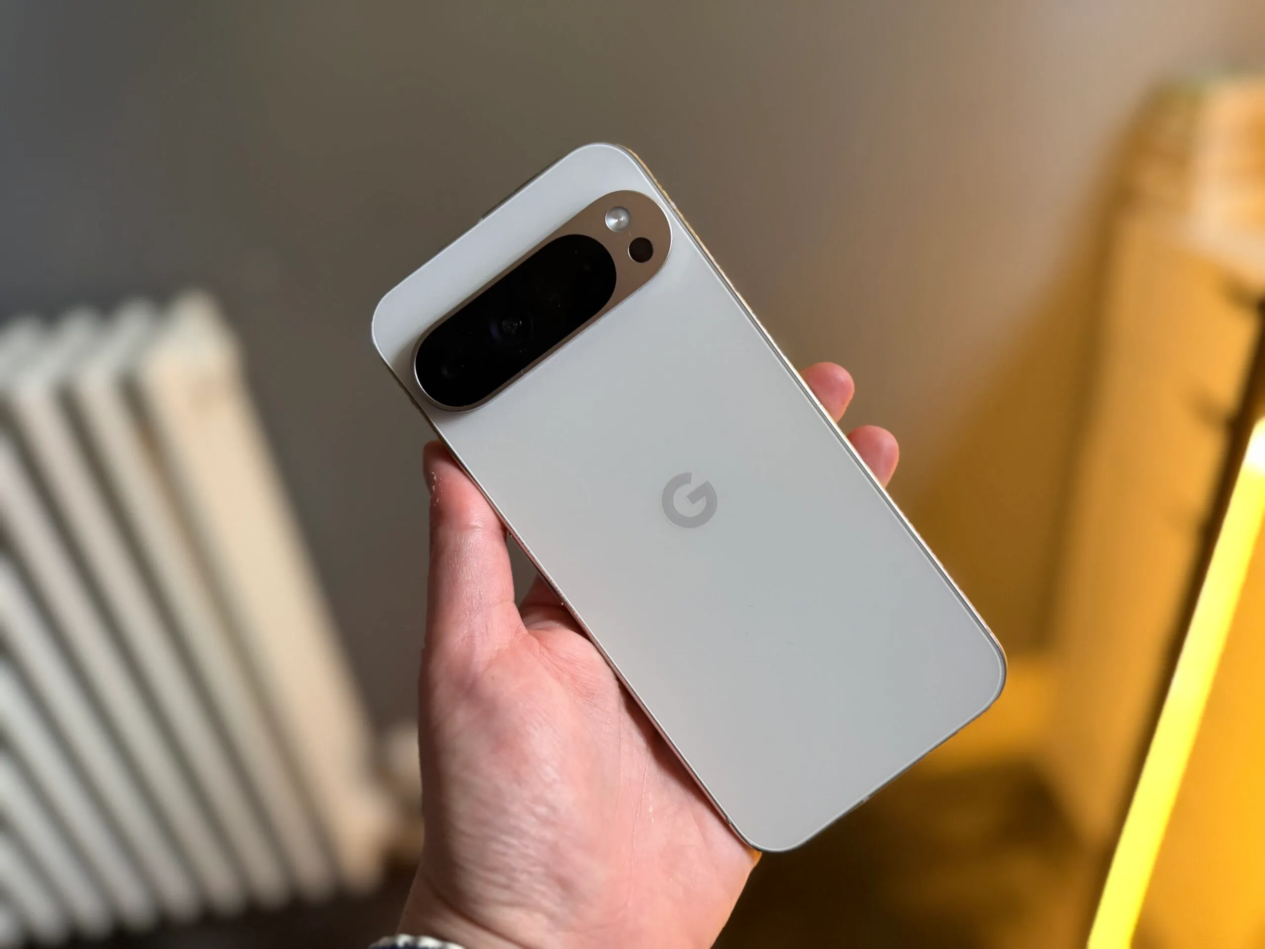 Google Pixel 9 Pro XL.. مواصفات وسعر هاتف سيلفي محمد صلاح في مصر بعد الفوز بالدوري الإنجليزي الممتاز 2025