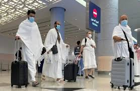  منع المعتمرين المصريين في المطارات