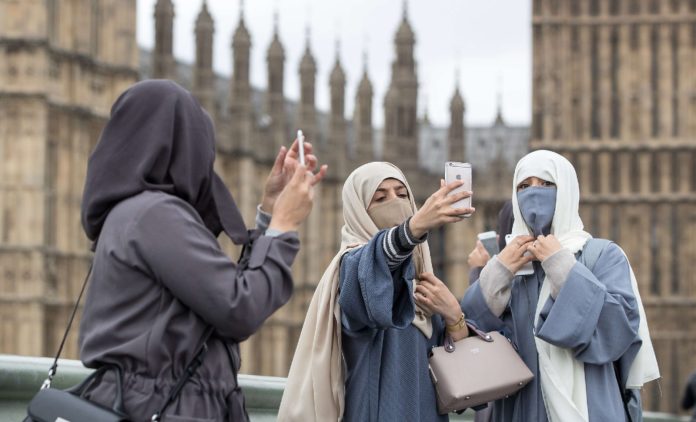 الرموز الدينية في مدارس كيبيك