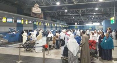 منع المعتمرين المصريين في المطارات