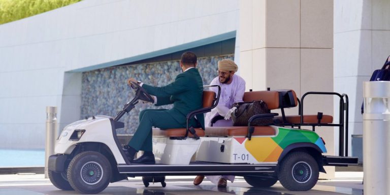 مجانًا.. خدمة جديدة لتسهيل نقل الركاب في مطار عمان على مدار الساعة