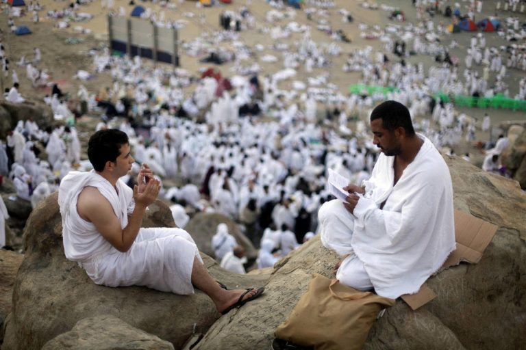 من سبتمبر.. بدء التسجيل للحصول على تصاريح الحج للمقيمين في الإمارات (إليك الأسعار والشروط)