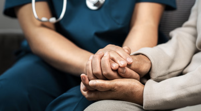 خدمات الطوارئ النفسية الجديدة في إنجلترا.. ماذا تقدم؟