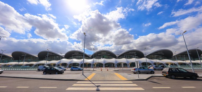 مطار الجزائر يعلن عن وظائف جديدة.. تعرف على التفاصيل